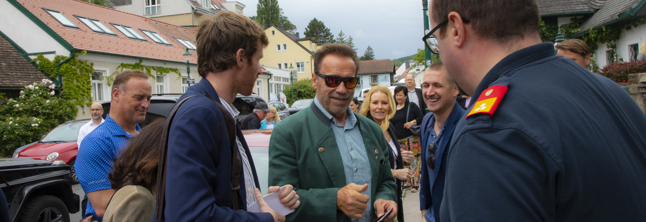 Arnold Schwarzenegger traf Mitglieder Freiwilliger Feuerwehren in Wien