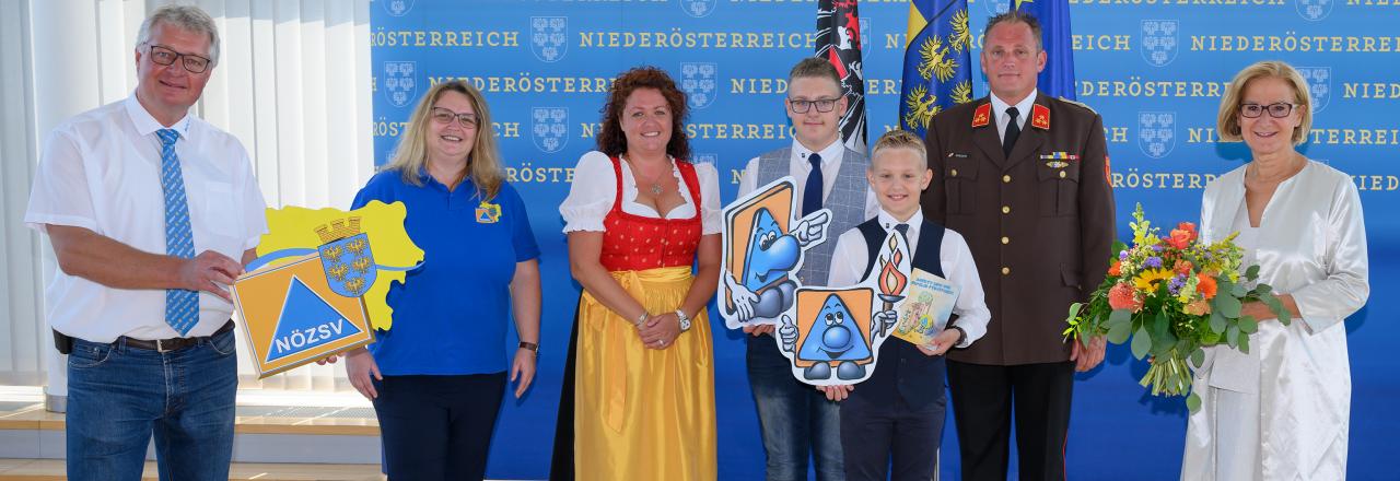 LH Mikl-Leitner und der NÖ Zivilschutzverband gratulieren der Zivilschutzfamilie aus Tattendorf
