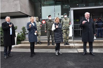 Bundesministerin Klaudia Tanner besucht Teststation in Graz