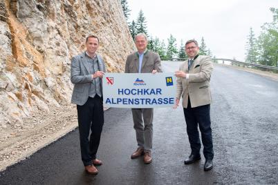 Erster sanierter Bauabschnitt der Hochkar-Alpenstraße wieder für den Verkehr freigegeben